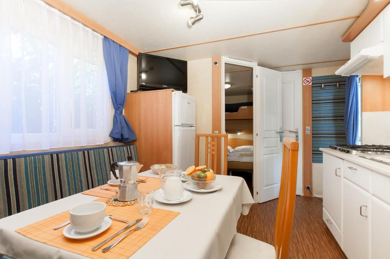 Deluxe Mobilheim (4 Erwachsene)